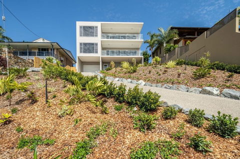 Sur La Mer Four Bedroom - Accommodation Perth 0