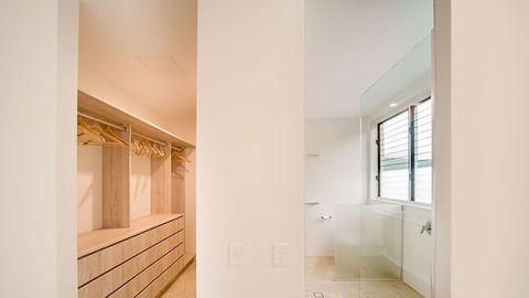 Sur La Mer Four Bedroom - Accommodation Perth 2