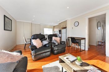 Spacious & Bright 4 Bedroom Home - Accommodation Perth 1