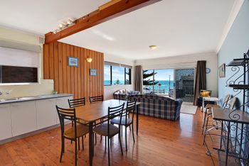 Quarter Deck Apartment 2 - Accommodation Perth 6