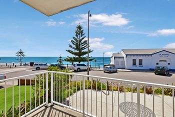 Quarter Deck Apartment 2 - Accommodation Perth 4