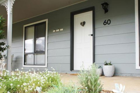 Charlottes Honor River & Golf Cottage - Accommodation Perth 2