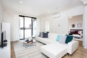 Designer Executive Apartment + Parking Near Train - Perth Resorts 0