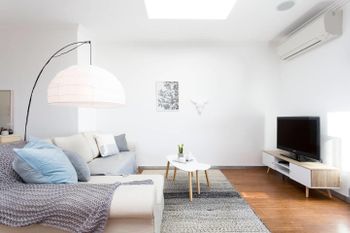 Beachside Apartment With Stunning Views & Parking - Accommodation Perth 1