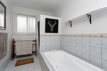 Juggle House - Accommodation Perth 3