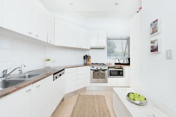 HomeHost Amazing H342 - Accommodation Perth 2