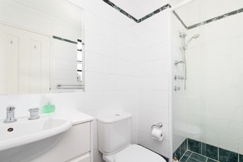 HomeHost Amazing H342 - Accommodation Perth 6