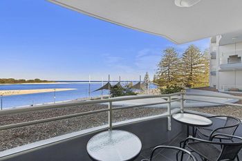 The Oak Room 106 - Accommodation Perth 0
