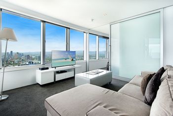 Sensational Q1 Surfers Paradise Resort Living - Accommodation Perth 6