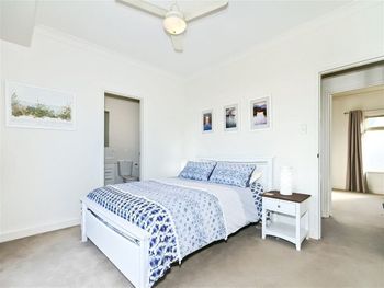 Modern Seaside Sanctuary - Perth Resorts 1
