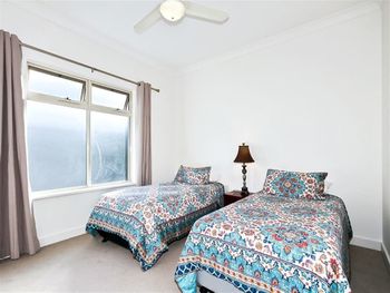 Modern Seaside Sanctuary - Perth Resorts 5