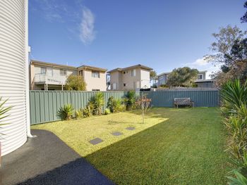 Boat Harbour Holiday 10 Noamunga Street - Accommodation Perth 2
