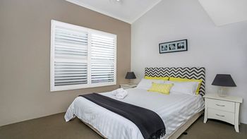 The Apartment Service ALEXA - Accommodation Perth 2
