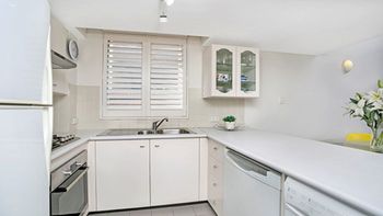 The Apartment Service ALEXA - Accommodation Perth 4