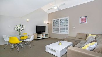 The Apartment Service ALEXA - Accommodation Perth 5