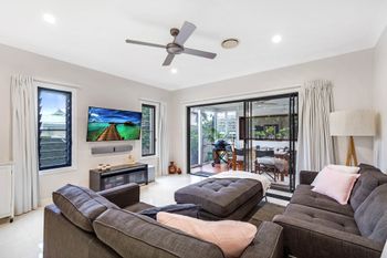 Paradise At The Point - Accommodation Perth 0