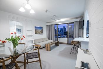 1 BR Park Breathtaking Sydney Skyline - Perth Resorts 0