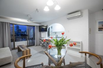 1 BR Park Breathtaking Sydney Skyline - Perth Resorts 4