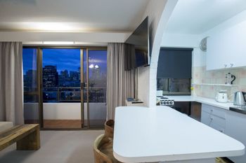 1 BR Park Breathtaking Sydney Skyline - Perth Resorts 6