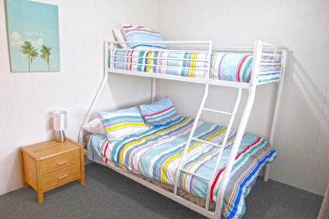 The Relax Shack At Culburra Beach Sleeps 7 - Perth Resorts 4