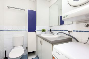 Stylish Inner City Apartment - Accommodation Perth 5