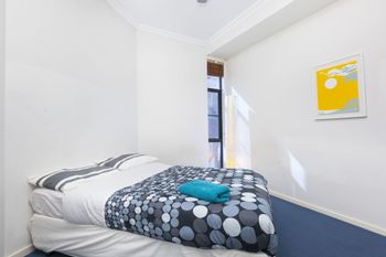 Stylish Inner City Apartment - Accommodation Perth 6