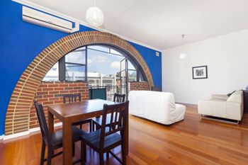 Stylish Inner City Apartment - Accommodation Perth 3