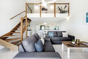 Beachside Escape In Stunning Surfers Paradise - Accommodation Perth 0