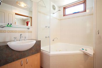 Yarraby Holiday Park - Perth Resorts 1