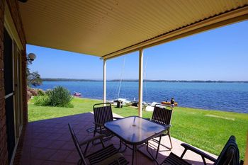 Luxury Waterfront House - Perth Resorts 6