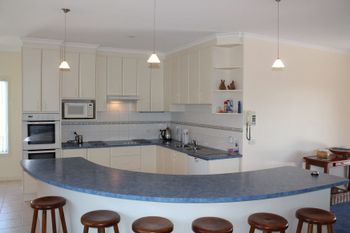 Redrocks Retreat - Accommodation Perth 2