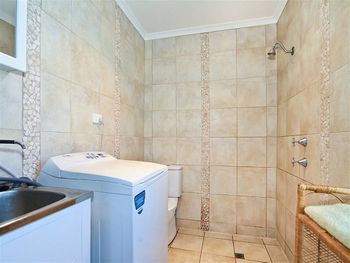 Hidden Oasis - Perth Resorts 5