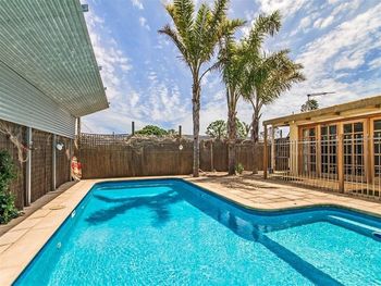 Hidden Oasis - Perth Resorts 1