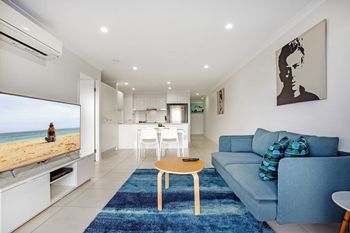 Cotton Tree Modern Apartment - Accommodation Perth 2