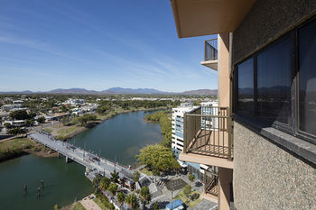 Holiday Inn Townsville - Accommodation Perth 3