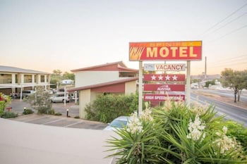 Spinifex Motel & Serviced Apartments - Accommodation Perth 4