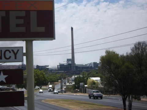 Spinifex Motel & Serviced Apartments - Accommodation Perth 0