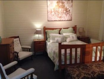 Edgeworth Street Manor - Accommodation Perth 3