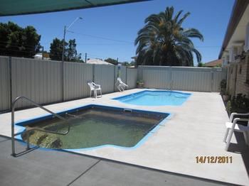 Dragon & Phoenix Motel - Accommodation Perth 1