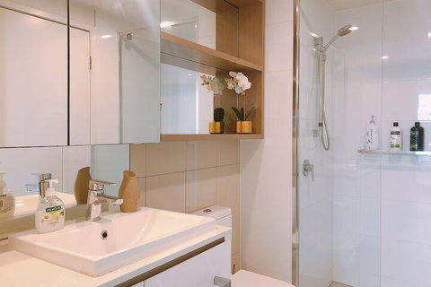 St.Tropez Apartment - Accommodation Perth 2