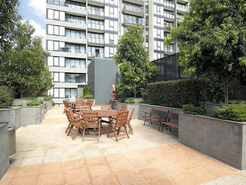 Melbourne Stays - City Point Suite - Perth Resorts 0