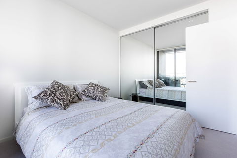 Sabrina, 2BDR Docklands Apartment - Perth Resorts 6