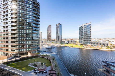 Sabrina, 2BDR Docklands Apartment - Perth Resorts 0