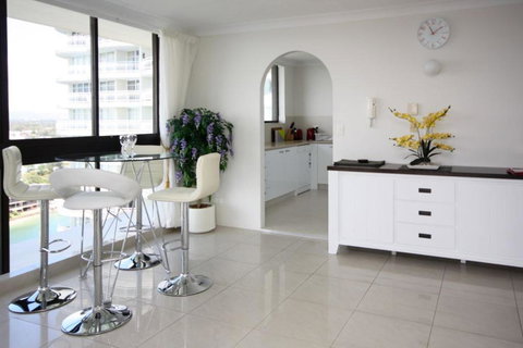 Broadwater Shores Waterfront Apartments - Accommodation Perth 4