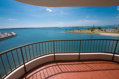 Broadwater Shores Waterfront Apartments - Accommodation Perth 2