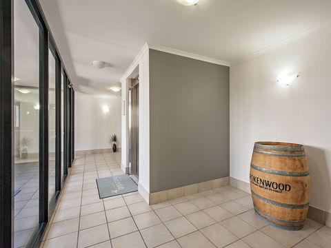 Shoal Bay Beachclub Apartments - Accommodation Perth 0