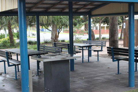 Five 3 Five - The Beachside Barracks - Accommodation Perth 2