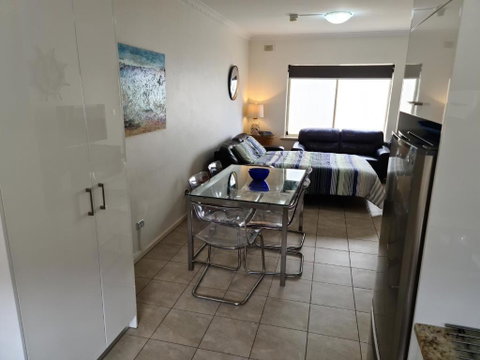 Acaill Accommodation Esplanade Living Self Check-In Self Check-Out - Accommodation Perth 3