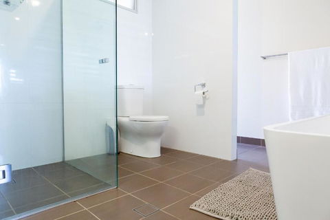 Beach & Bay Holiday House - Accommodation Perth 2