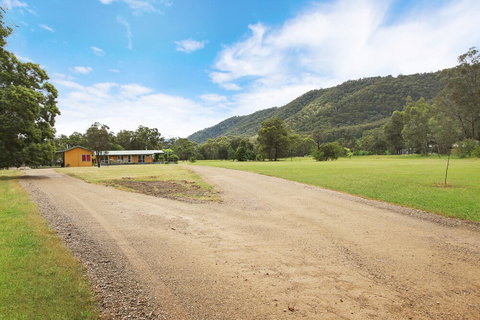 Feathertop Views And Dorm - Accommodation Perth 0